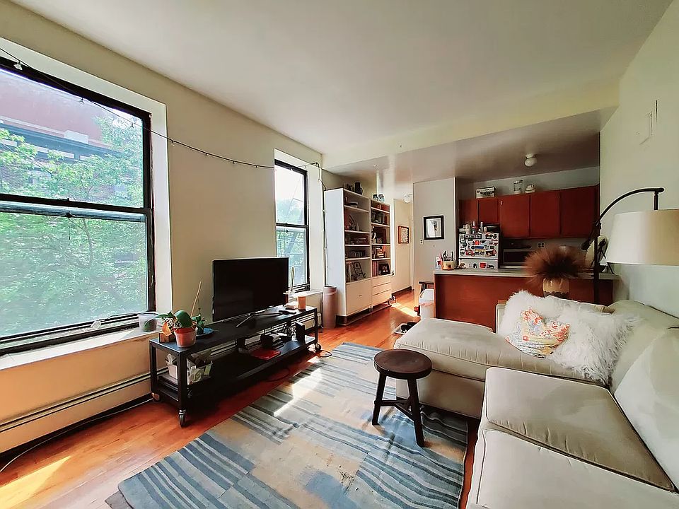 1st image of 285 15th St APT 3A