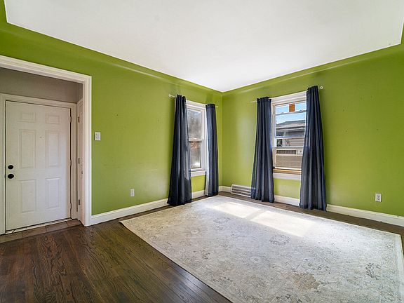 4th image of 329 E Jarvis Ave