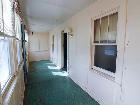 2nd image of 720 W Superior St