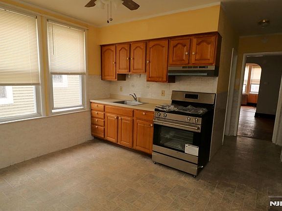 5th image of 270-272 N 12th St