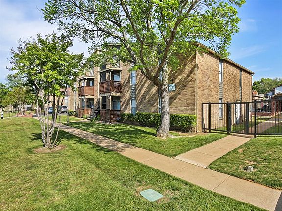 3rd image of 2003 Wesley Dr #2019-E