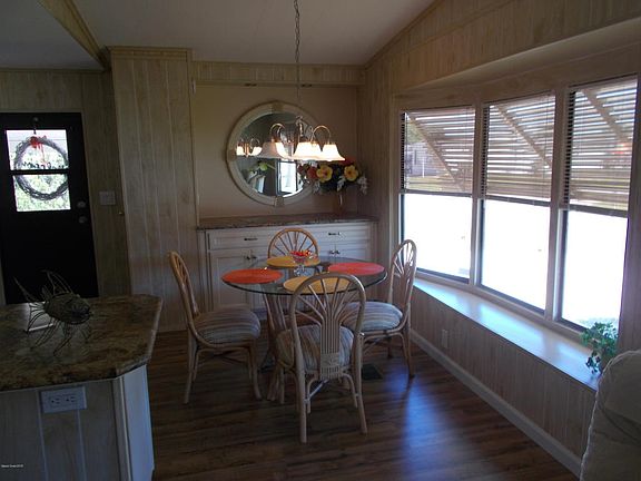 4th image of 550 Dolphin Cir