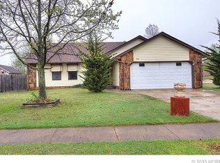 1703 N 29th St, Broken Arrow, OK 74014