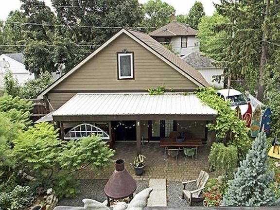 4th image of 154 Delos St W