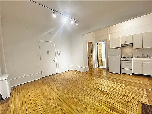 Rented by Rachel Realty | media 1