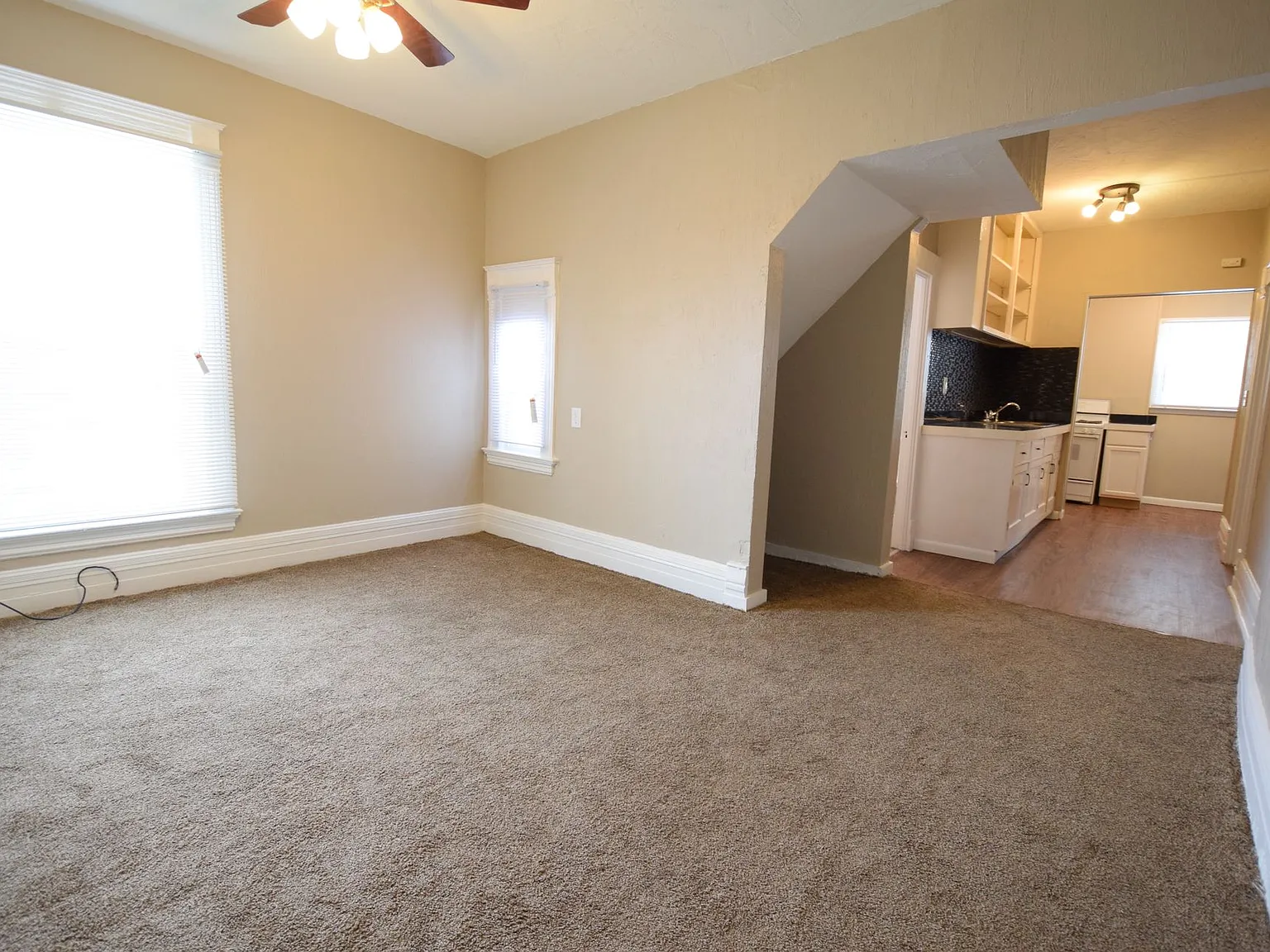 322 East Walnut — Photo 4