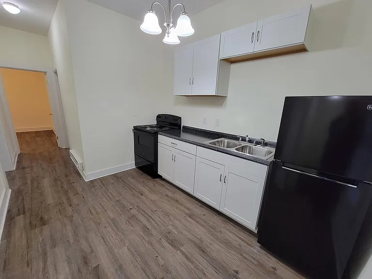 128 Chestnut St #128B — Photo 1