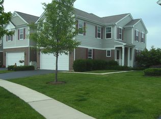 2552 Lorraine Cir, Geneva, IL 60134