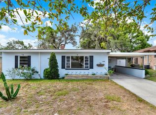 2209 Hutchinson Ave, Leesburg, FL 34748