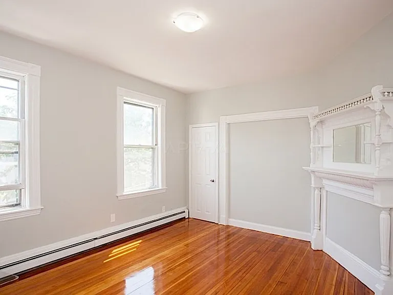 147 Columbia St #2 — Photo 3