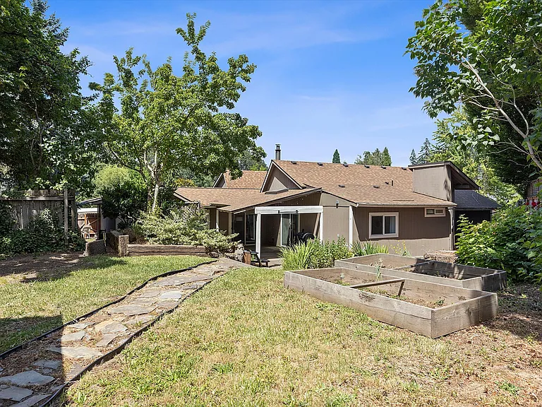 SW Oak Ct — Photo 35