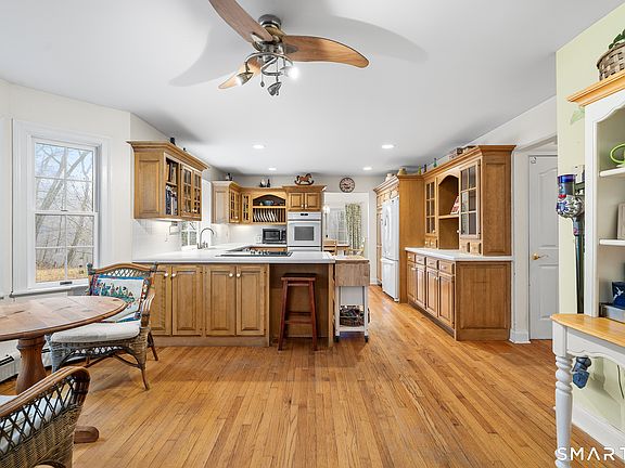 5th image of 319 Laurelwood Drive