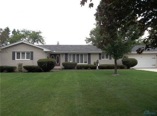5816 Neill Ave, Walbridge, OH 43465
