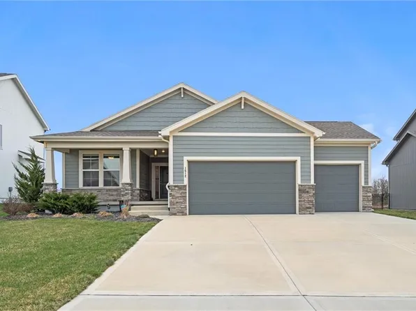 1512 SW Arbormill Ter, Lees Summit, MO 64082