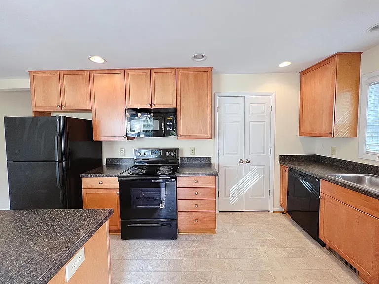 900 Athens Dr #D — Photo 5