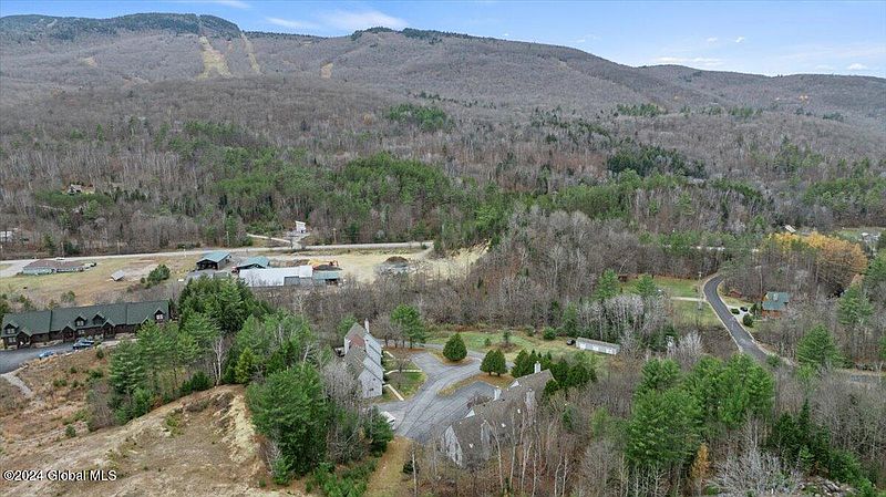 4th image of 268 Claude Stright Rd #B3