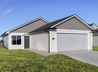 2219 Legacy Dr, Norwalk, IA 50211