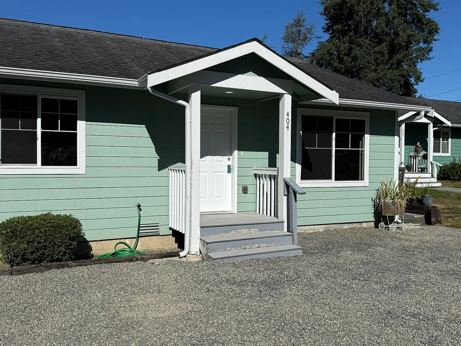 2 bed, 930 sqft, $1,995 — Photo 1