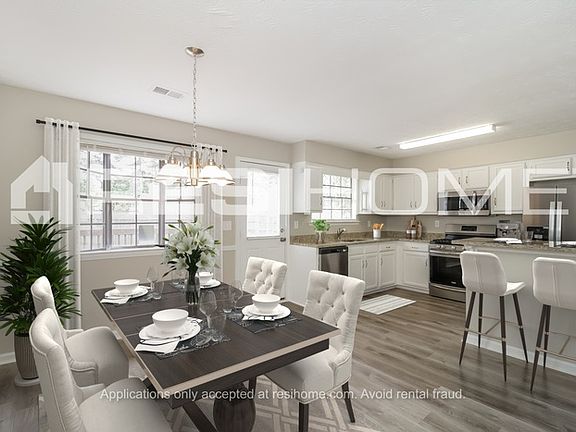 4th image of 9375 Wood Knoll Ln