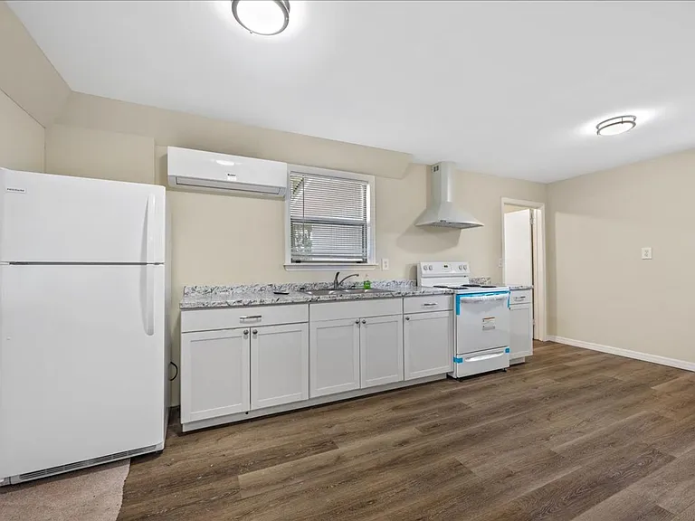 1683 Morningside Dr — Photo 23