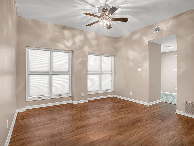 The Tuscany Apartments — Photo 27