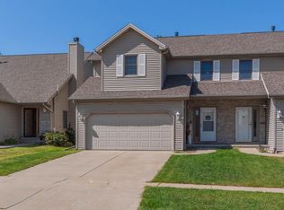 1822 Vladimir Dr, Bloomington, IL