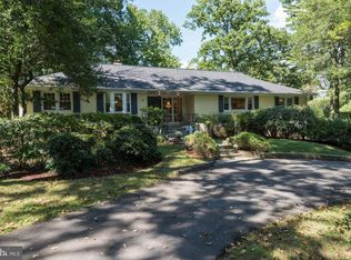 1 Arrowood Ter, Bethesda, MD 20817