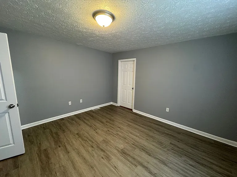 1122 S Sheffield Ave — Photo 16