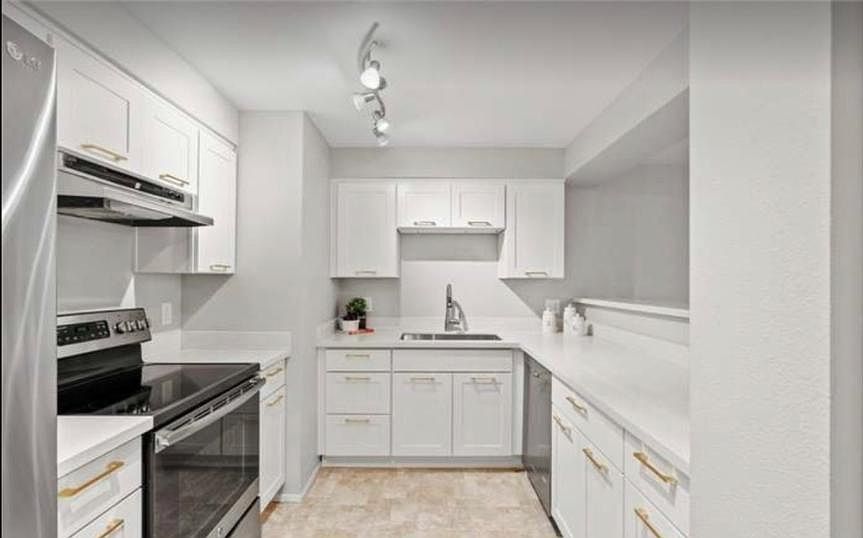 1st image of 1740 157th Ave NE #204