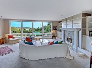 6647 NE Baker Hill Rd, Bainbridge Island, WA 98110