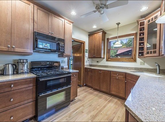 3rd image of 1000 Logan Ave