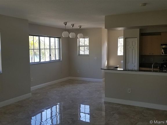 2nd image of 2573 Centergate Dr APT 204