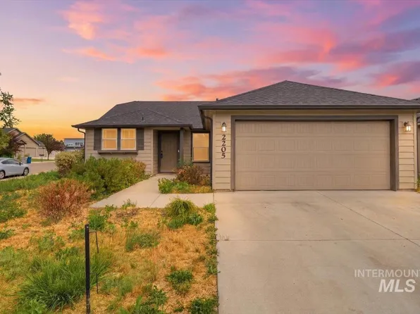 2205 E Elm Grove Dr, Nampa, ID 83686