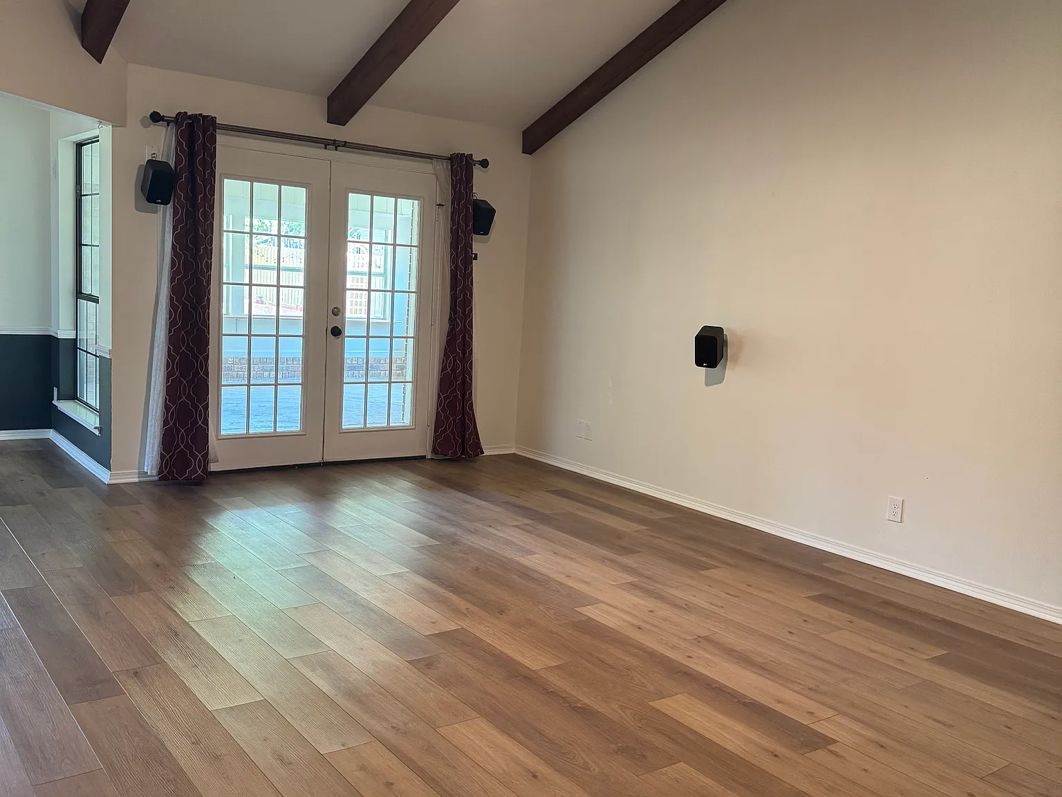5407 Shasta Dr — Photo 4