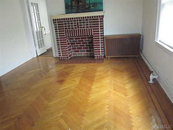 2nd image of 127 Vernon Ave