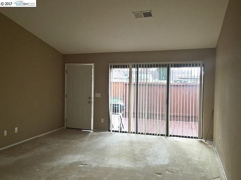 1st image of 902 Villa Ter