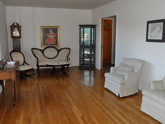 2nd image of 204 N West St
