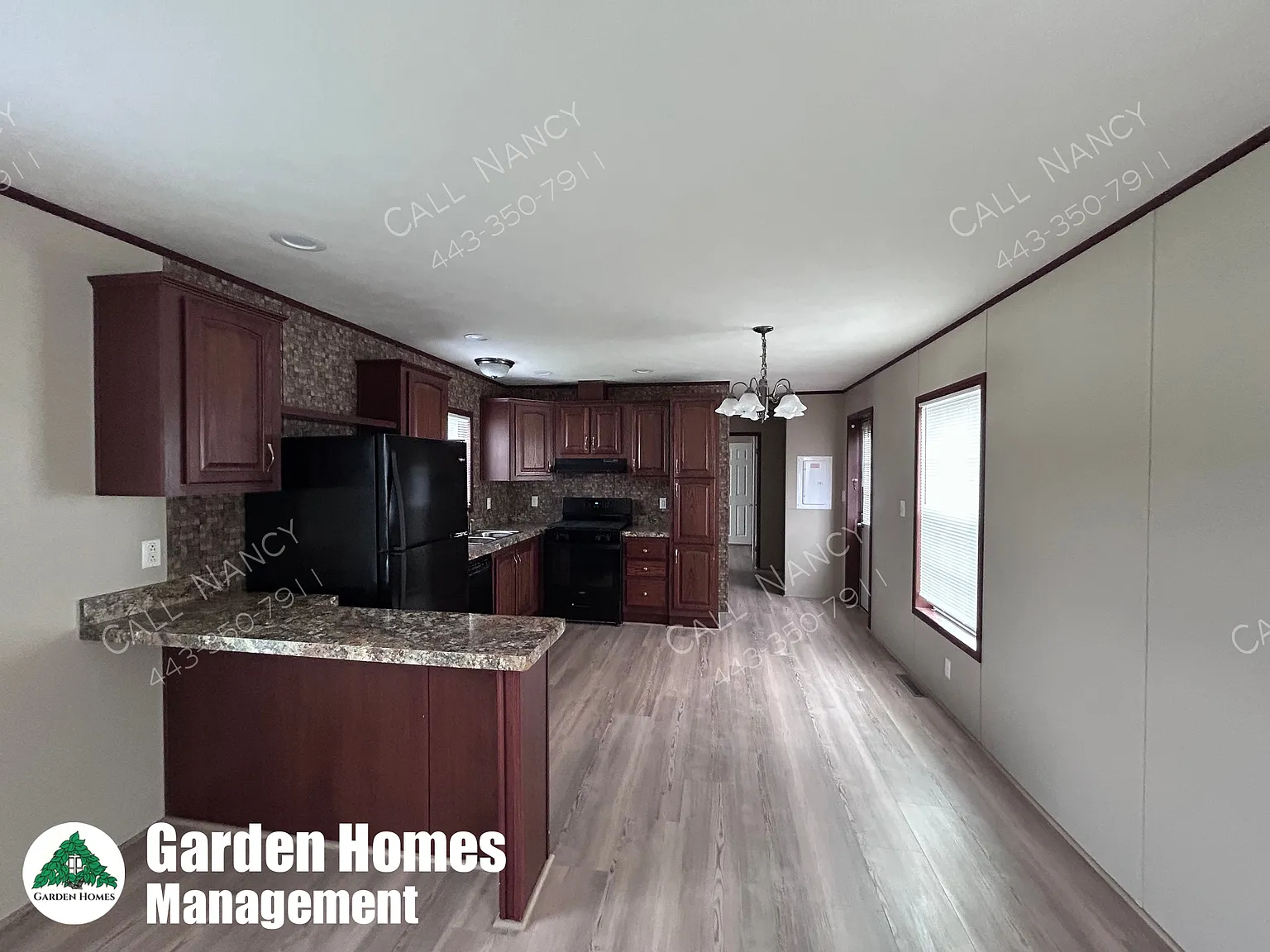 3 bed, 924 sqft, $1,725 — Photo 2