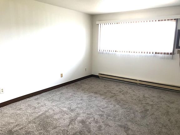 4th image of 2415 4th Ave N APT 3