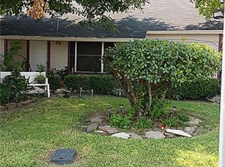 8909 N Main St, Houston, TX 77022