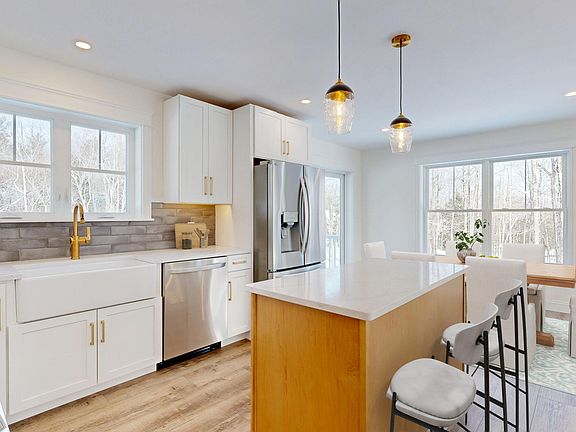 4th image of 46 Autumn Ridge