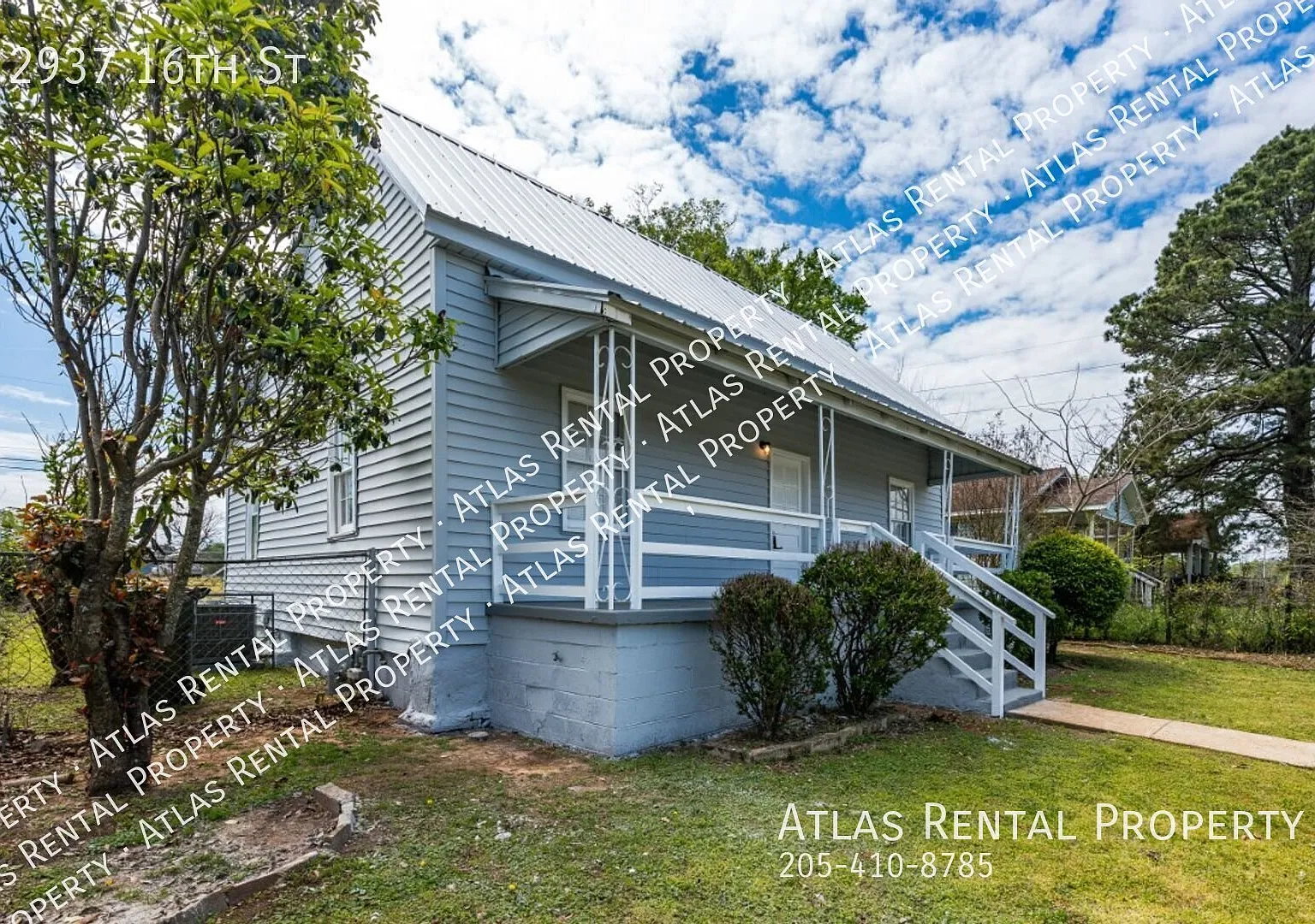 3 bed, 1.0 bath, 924 sqft, $1,045 — Photo 3