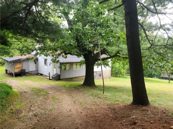 131 Lynch Rd, Leechburg, PA 15656