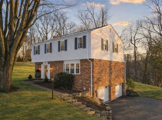 220 Cornwall Dr, Pittsburgh, PA 15238