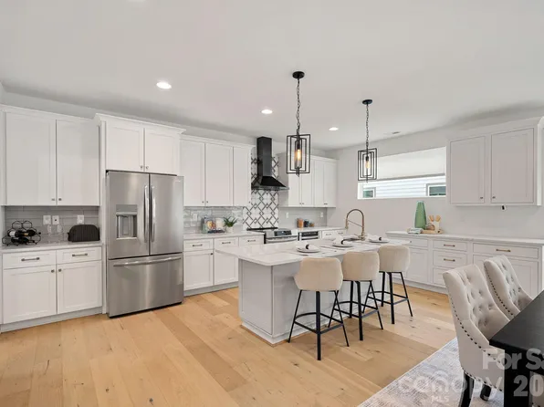 306 Wesley Heights Way, Charlotte, NC 28208