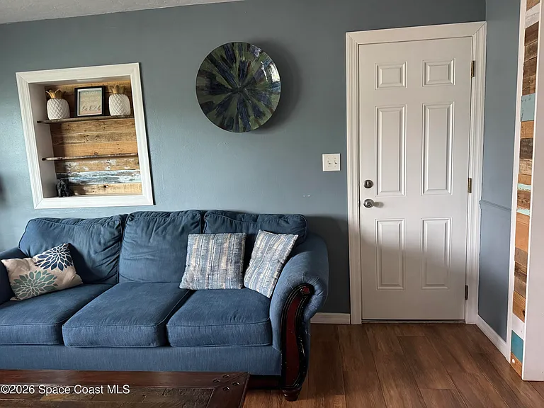 4281 Yorkshire Dr — Photo 9