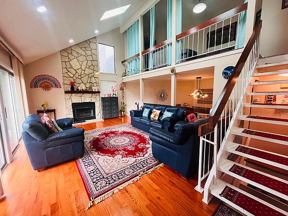 2nd image of 203 Linda Ln