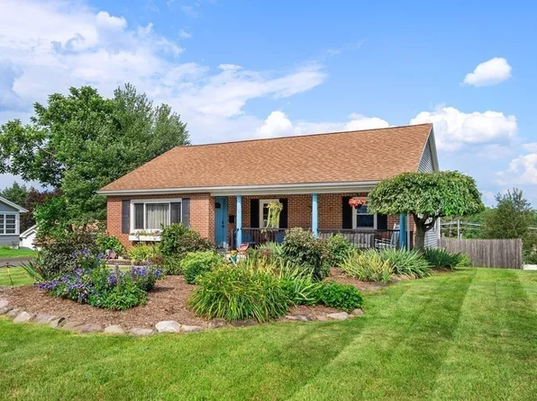 10 Quinn Dr, Holyoke, MA 01040
