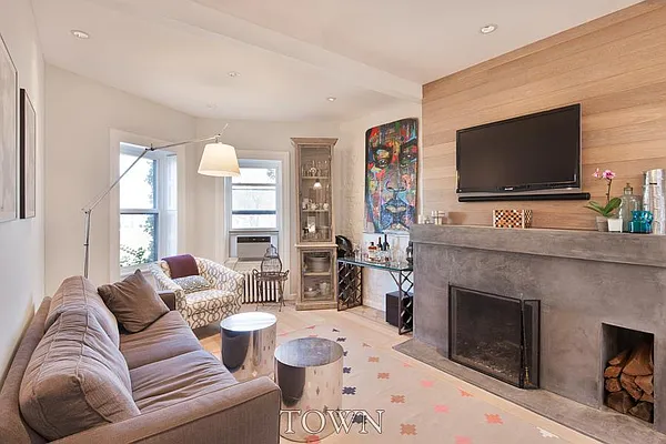 Sold by Town Residential | media 29