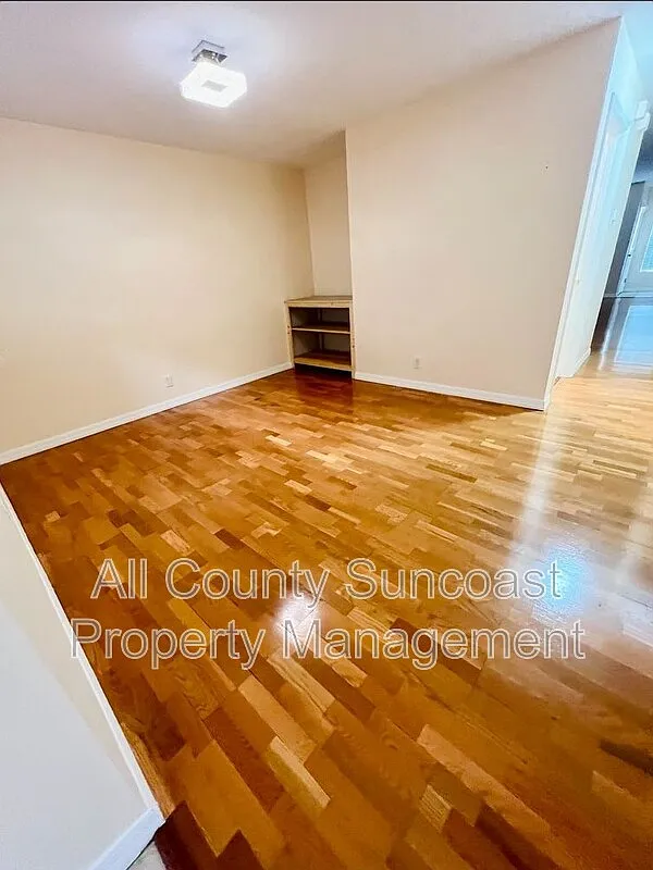 2 bed, 2.5 bath, $2,000 — Photo 4